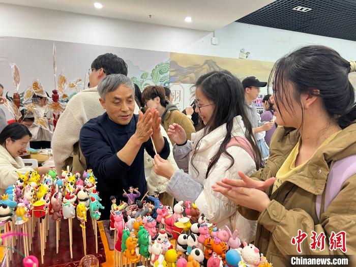 1701912339189009.jpg 中新社4.JPG
