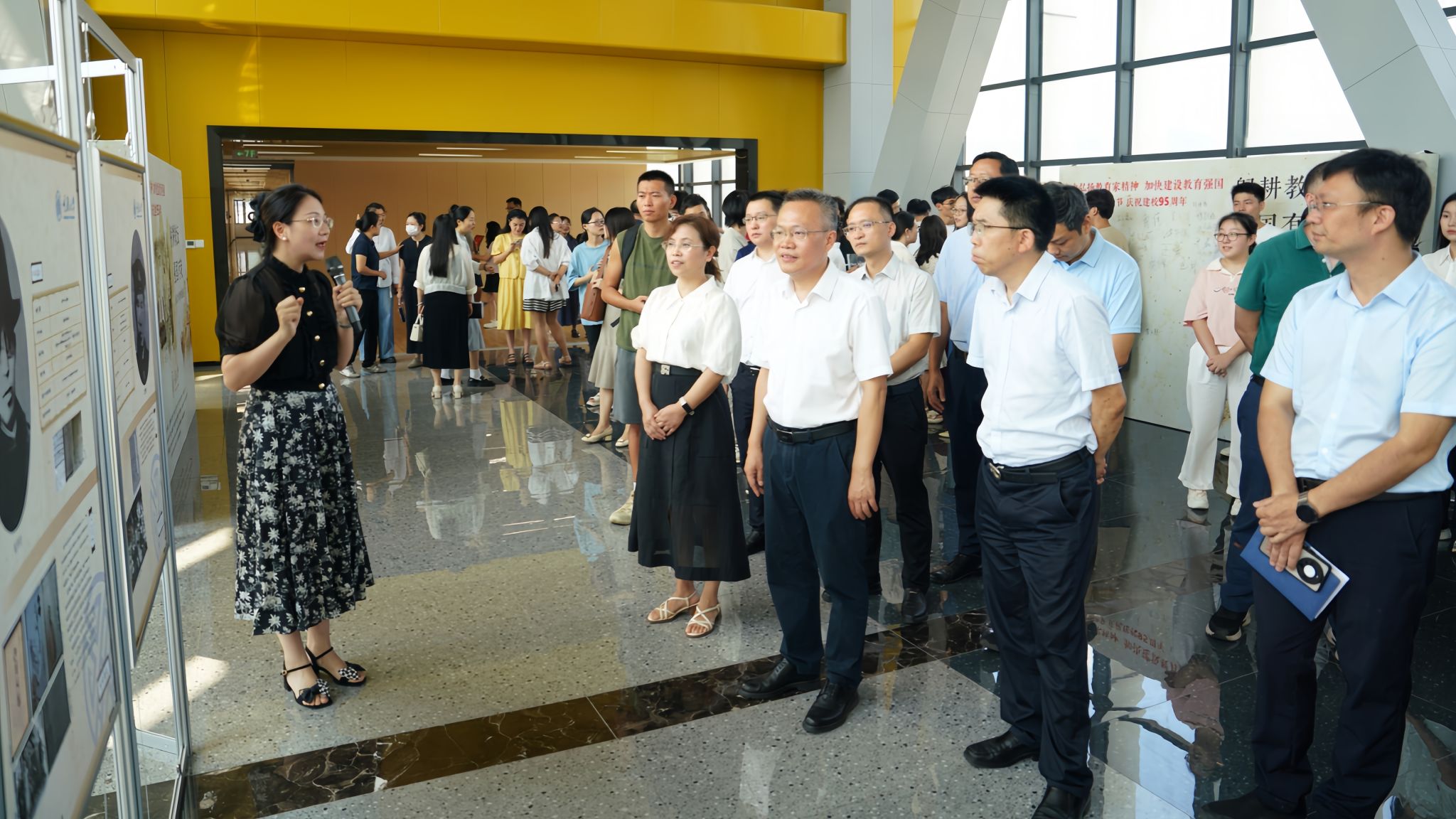 20240910重慶大學名師專題展覽啟動儀式(4)_副本.jpg